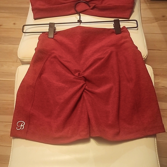 Bombshell Sportwear Set - Picture 6 of 10